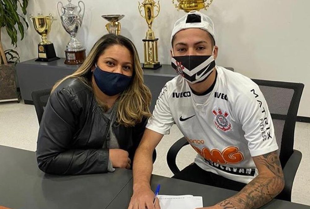 Joia do Corinthians ganha aumento salarial e passa a ter multa de quase R$ 150 milhões